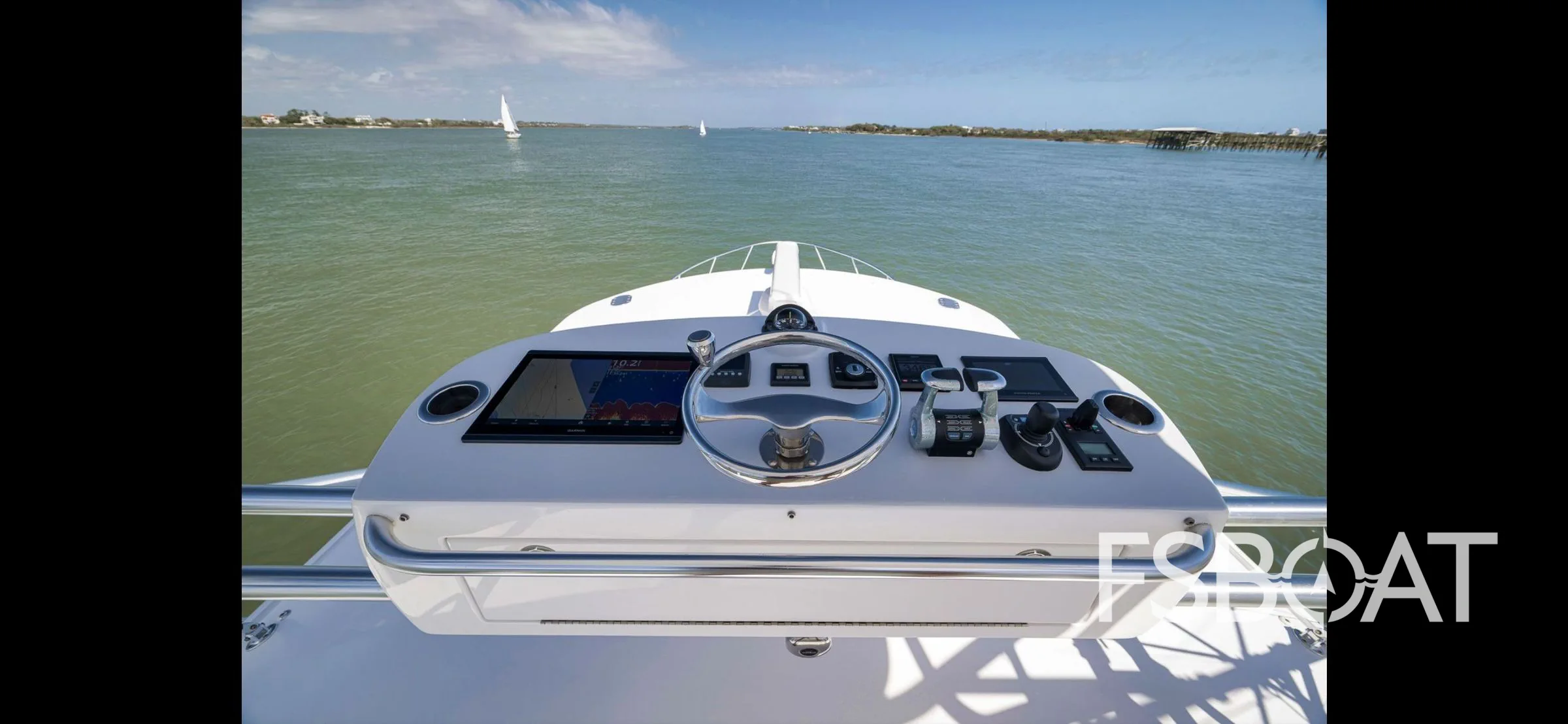 2022 Mag Bay 42 Express - Media 15