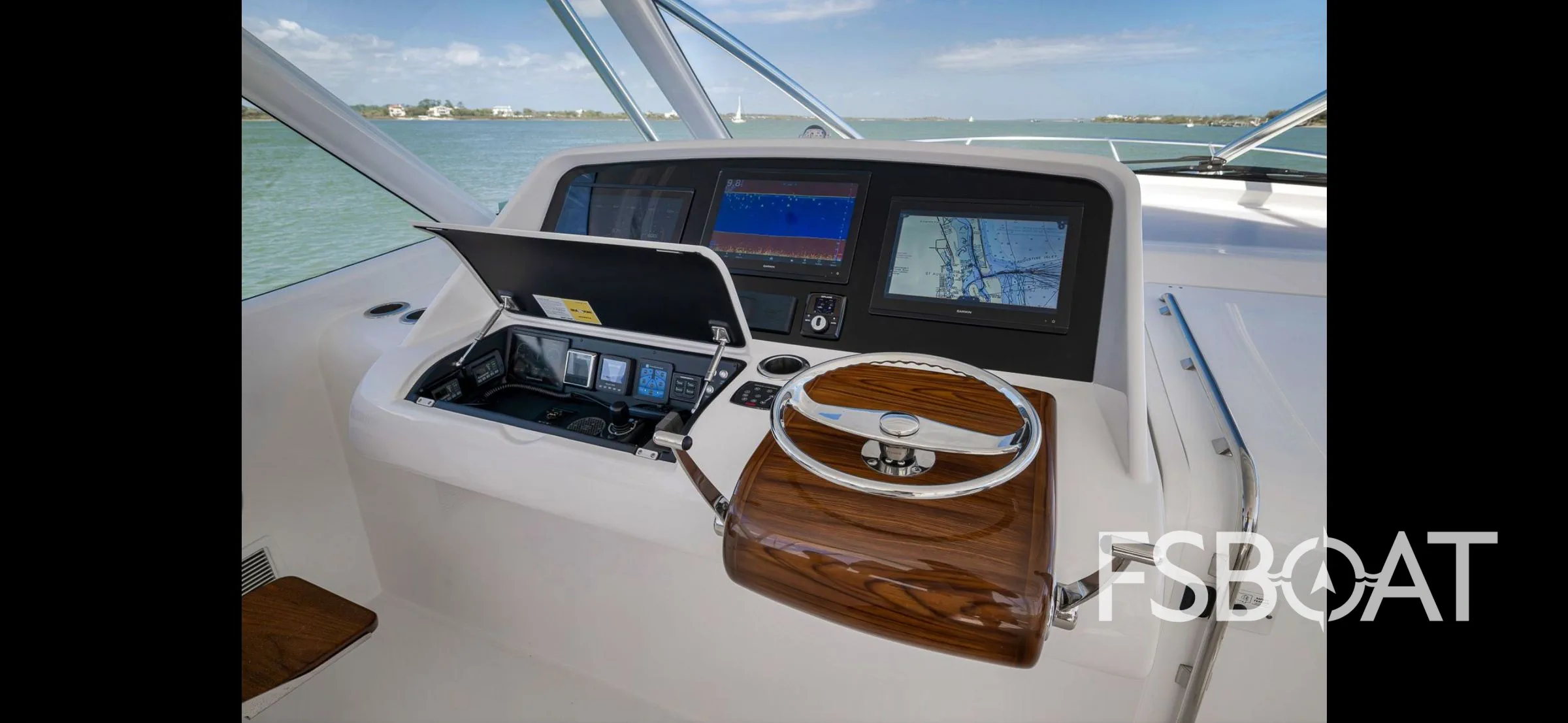 2022 Mag Bay 42 Express - Media 10