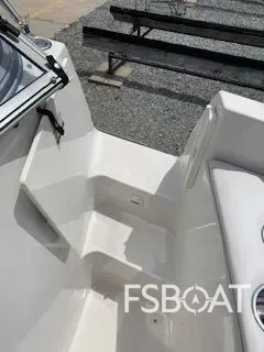 2005 Ebbtide 2400 Fun Cruiser DC - Media 9