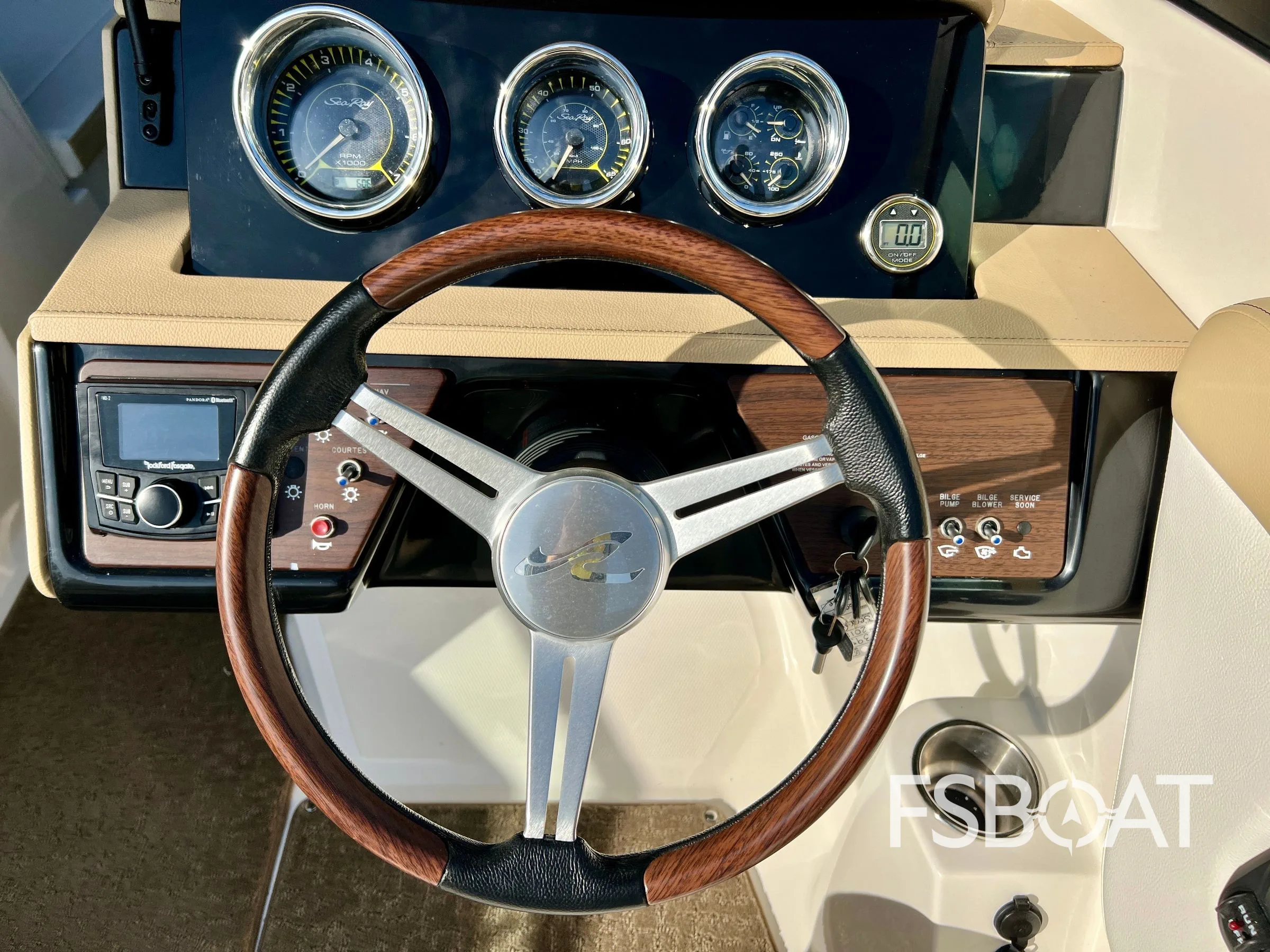 2018 Sea Ray SPX 230 - Media 20