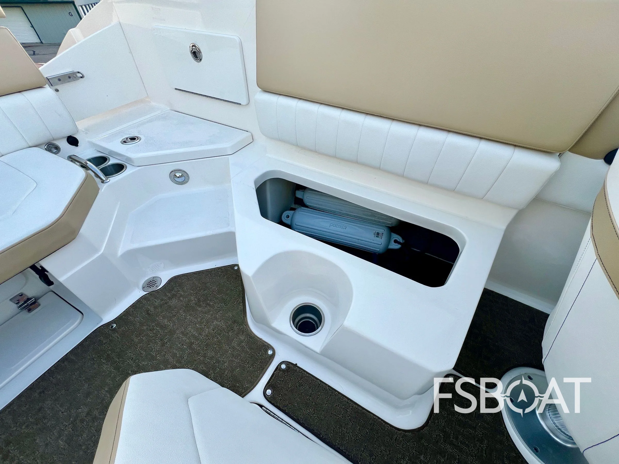 2018 Sea Ray SPX 230 - Media 16