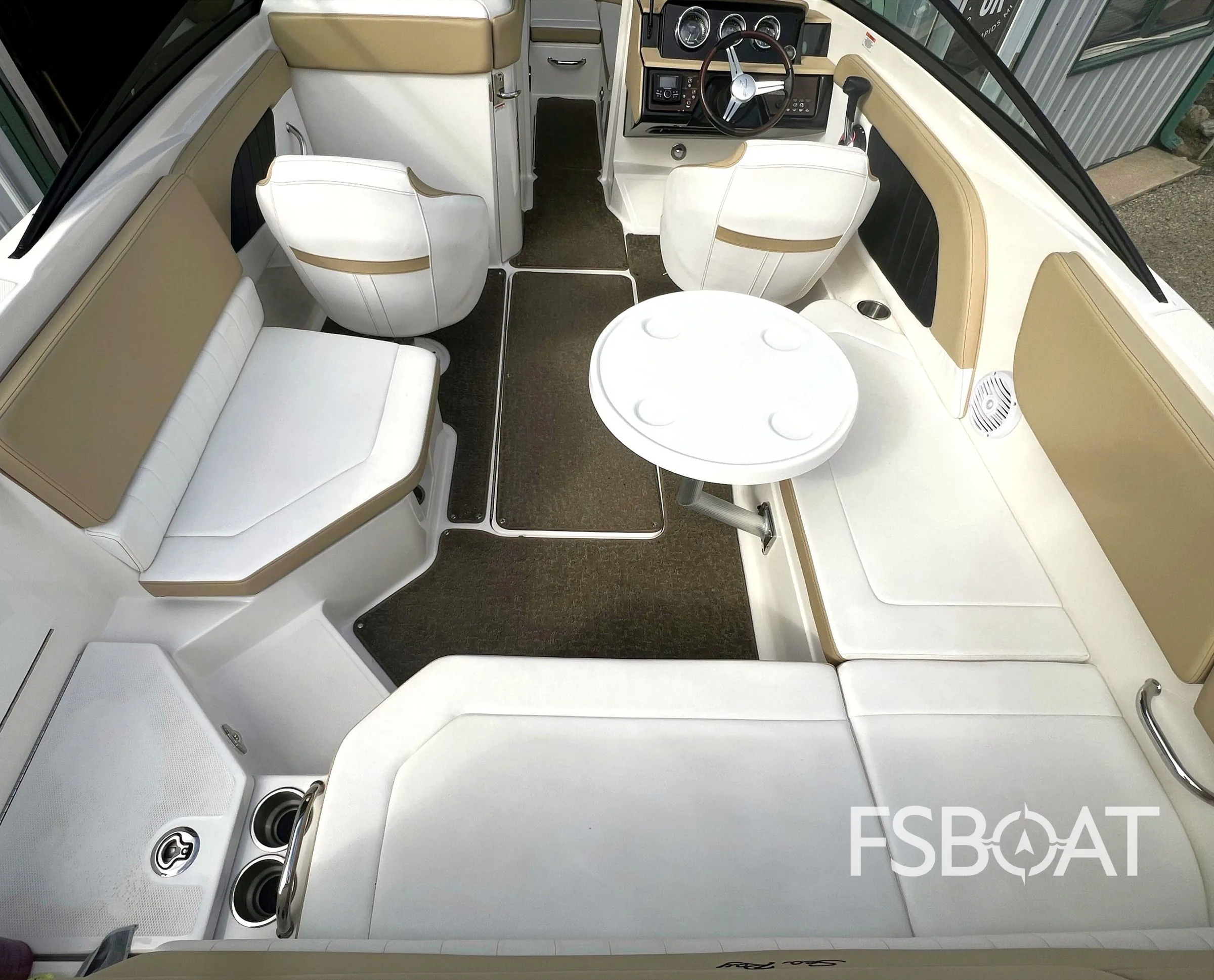 2018 Sea Ray SPX 230 - Media 19