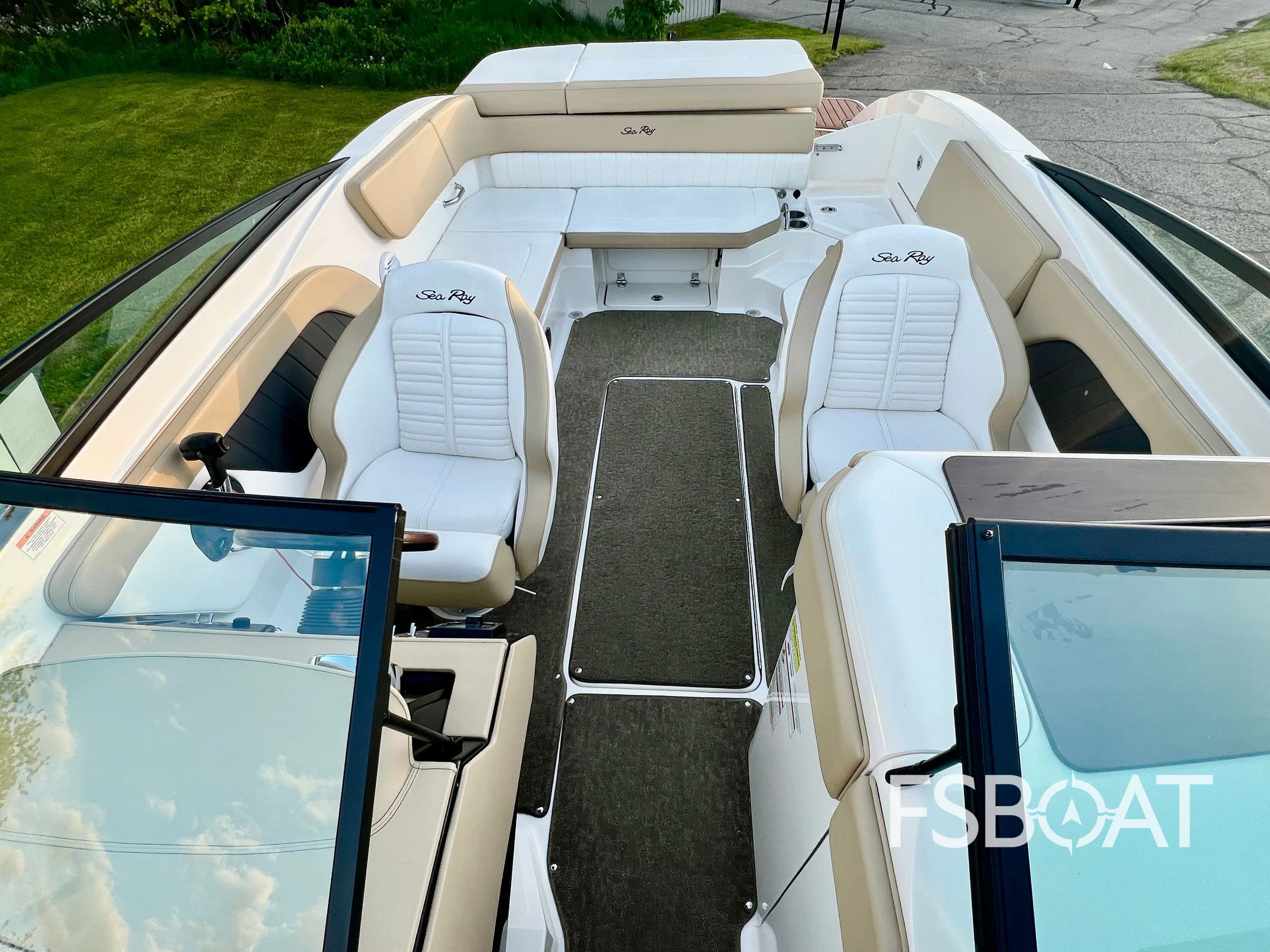 2018 Sea Ray SPX 230 - Media 15