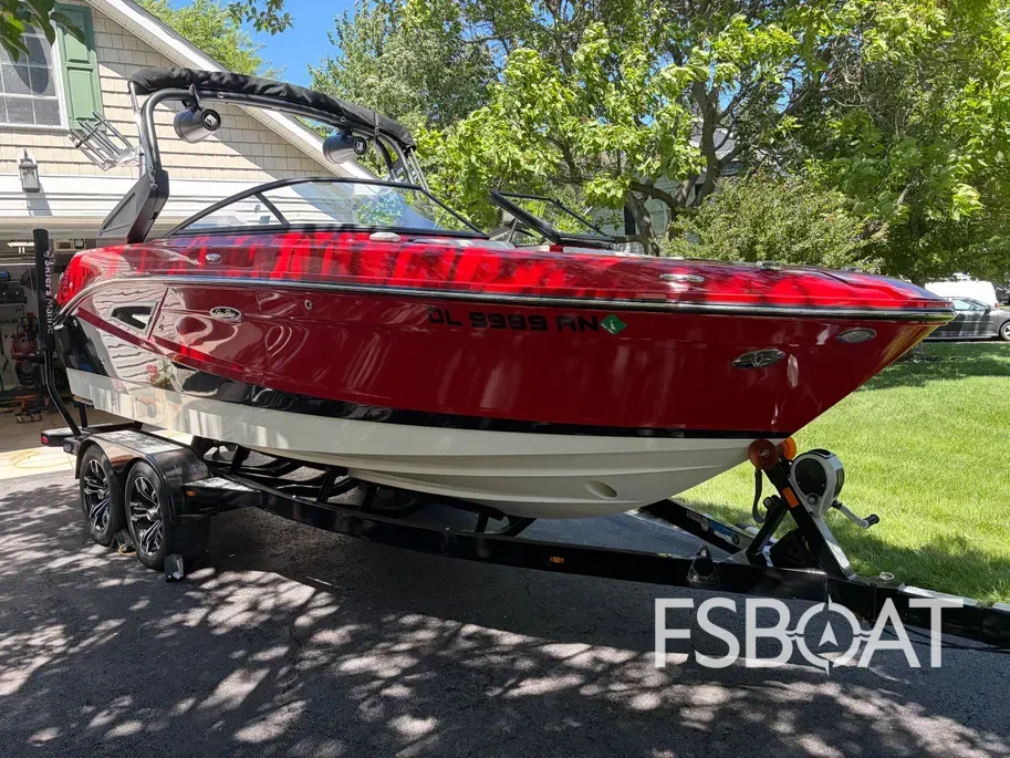 2017 Sea Ray SLX-W 230 - Media 2