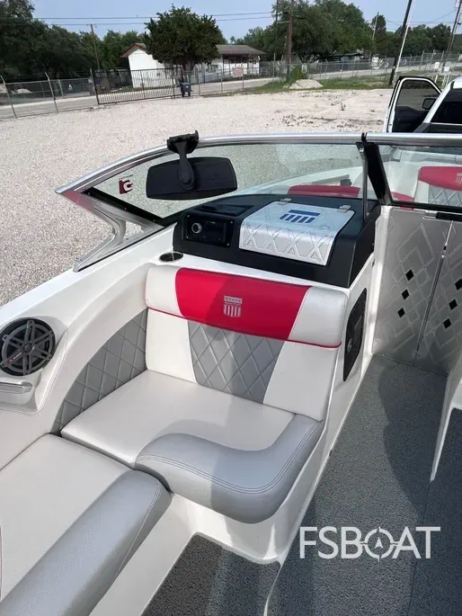 2015 MasterCraft X23 - Media 10