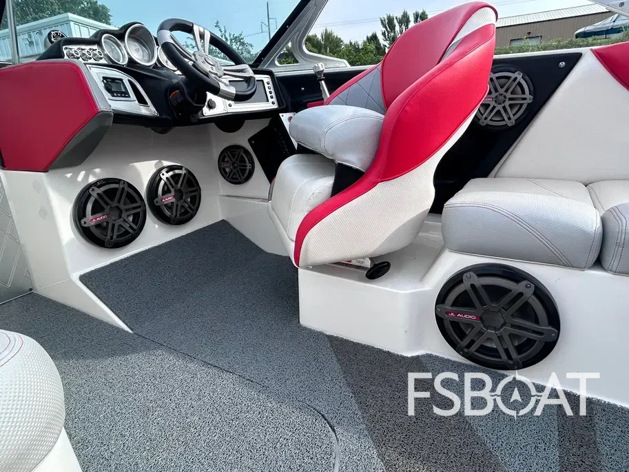 2015 MasterCraft X23 - Media 4