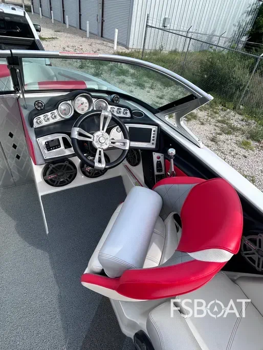 2015 MasterCraft X23 - Media 7