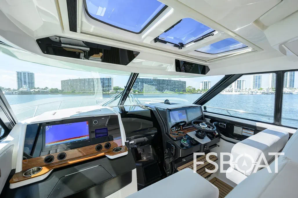 2022 Tiara Yachts 43 LE - Media 5