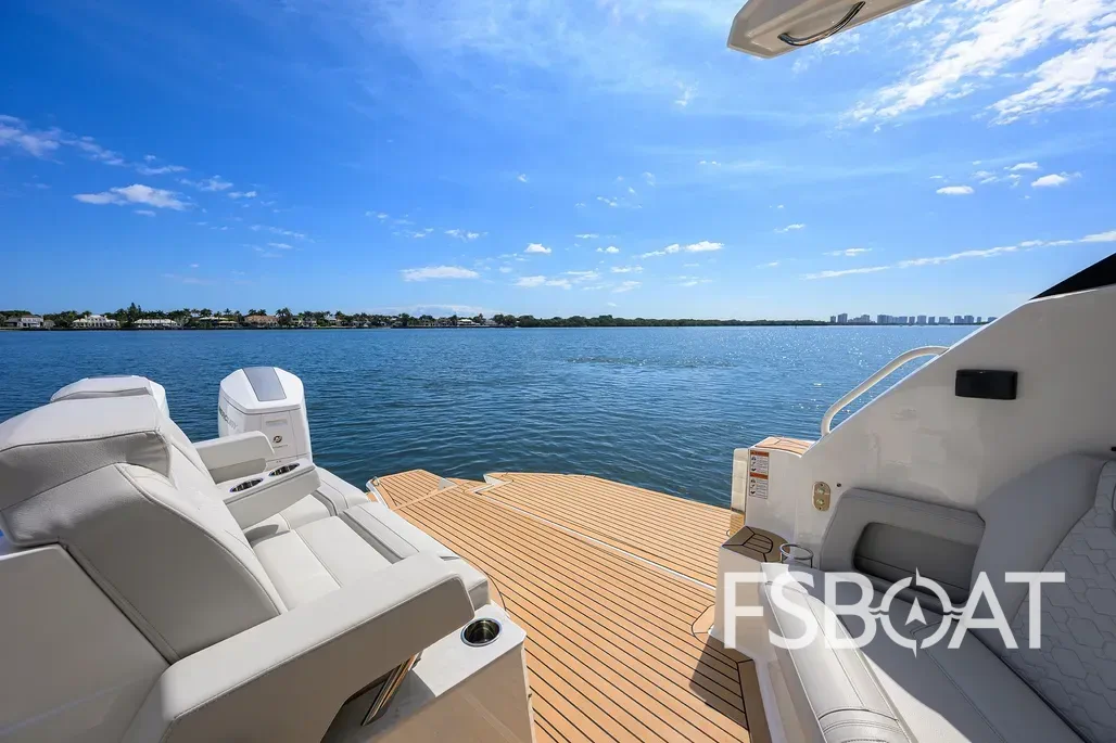 2022 Tiara Yachts 43 LE - Media 11