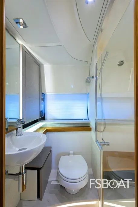 2022 Tiara Yachts 43 LE - Media 8