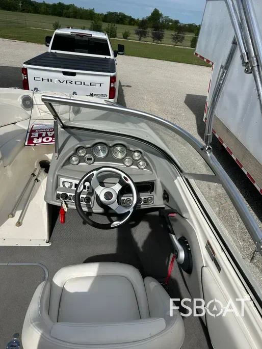 2008 Bayliner 205 - Media 10