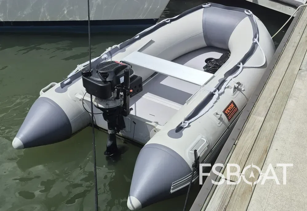 1991 Hunter Vision 32 - Media 10
