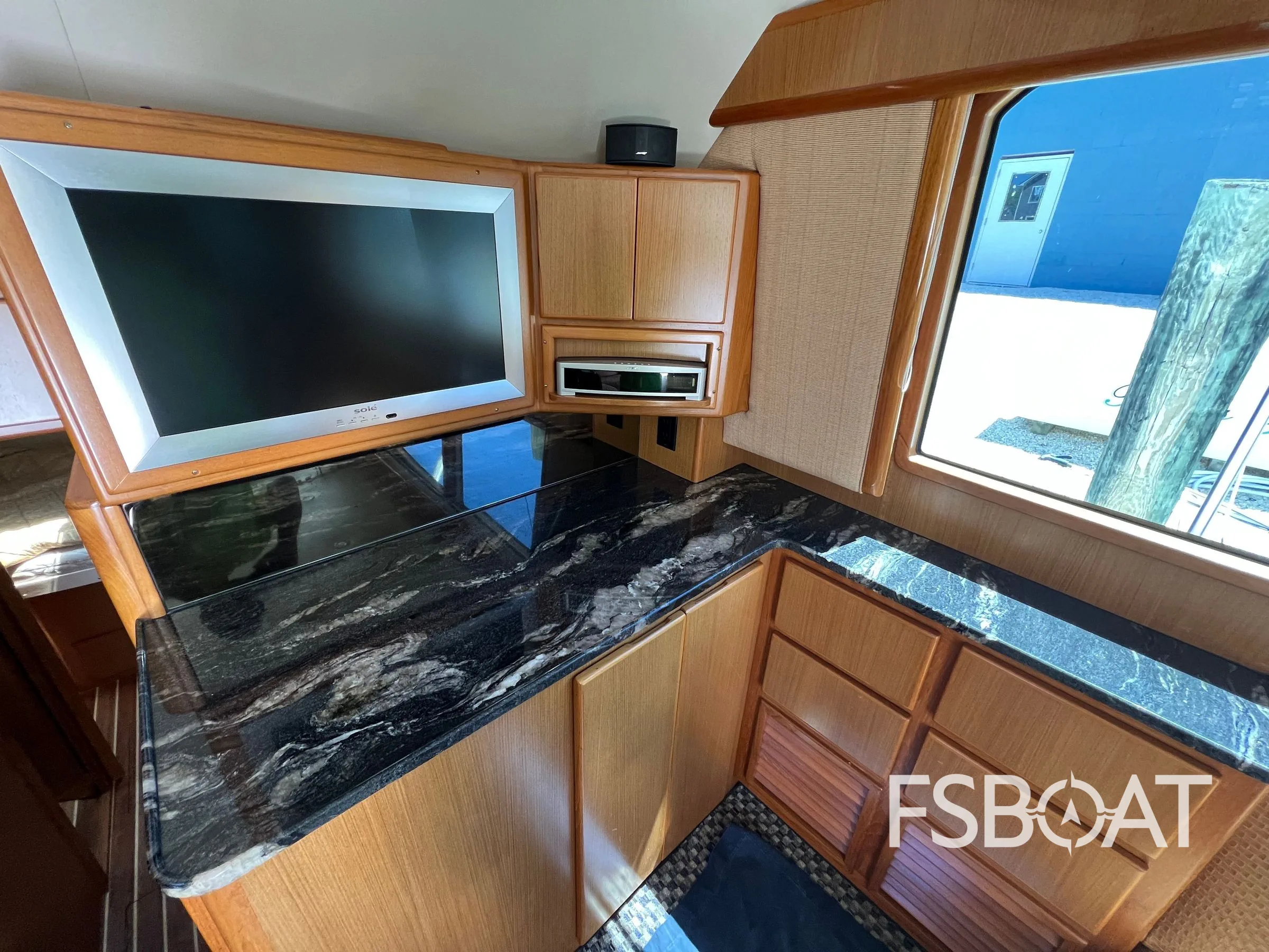 2008 Henriques 42 Flybridge - Media 8