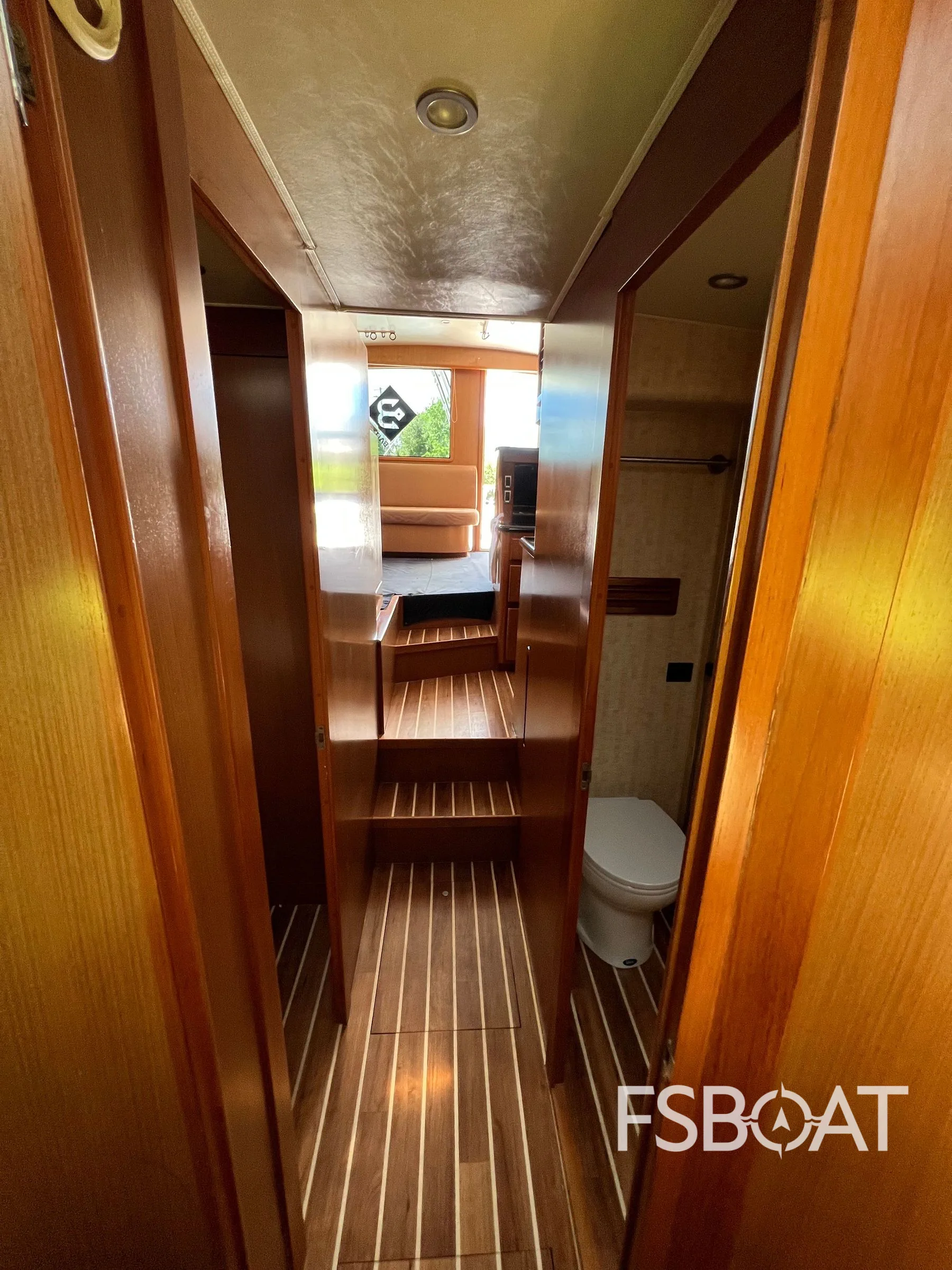 2008 Henriques 42 Flybridge - Media 15