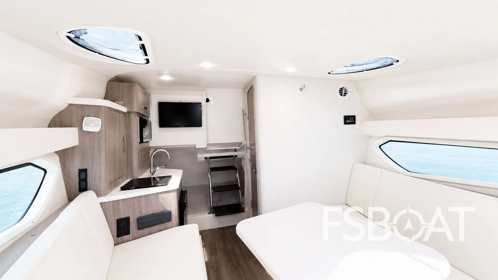 2020 Regal 28 Express - Media 15
