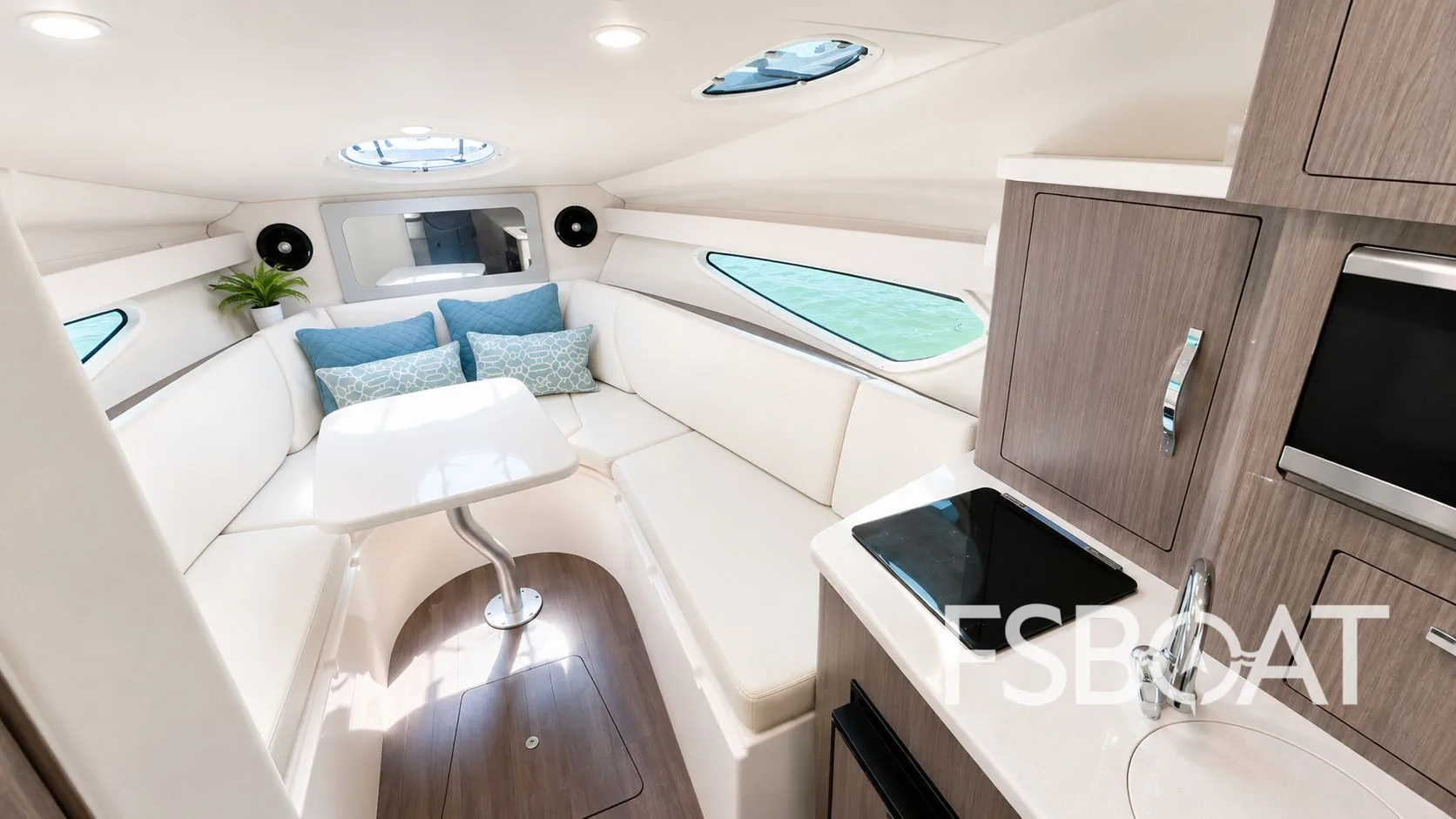 2020 Regal 28 Express - Media 14
