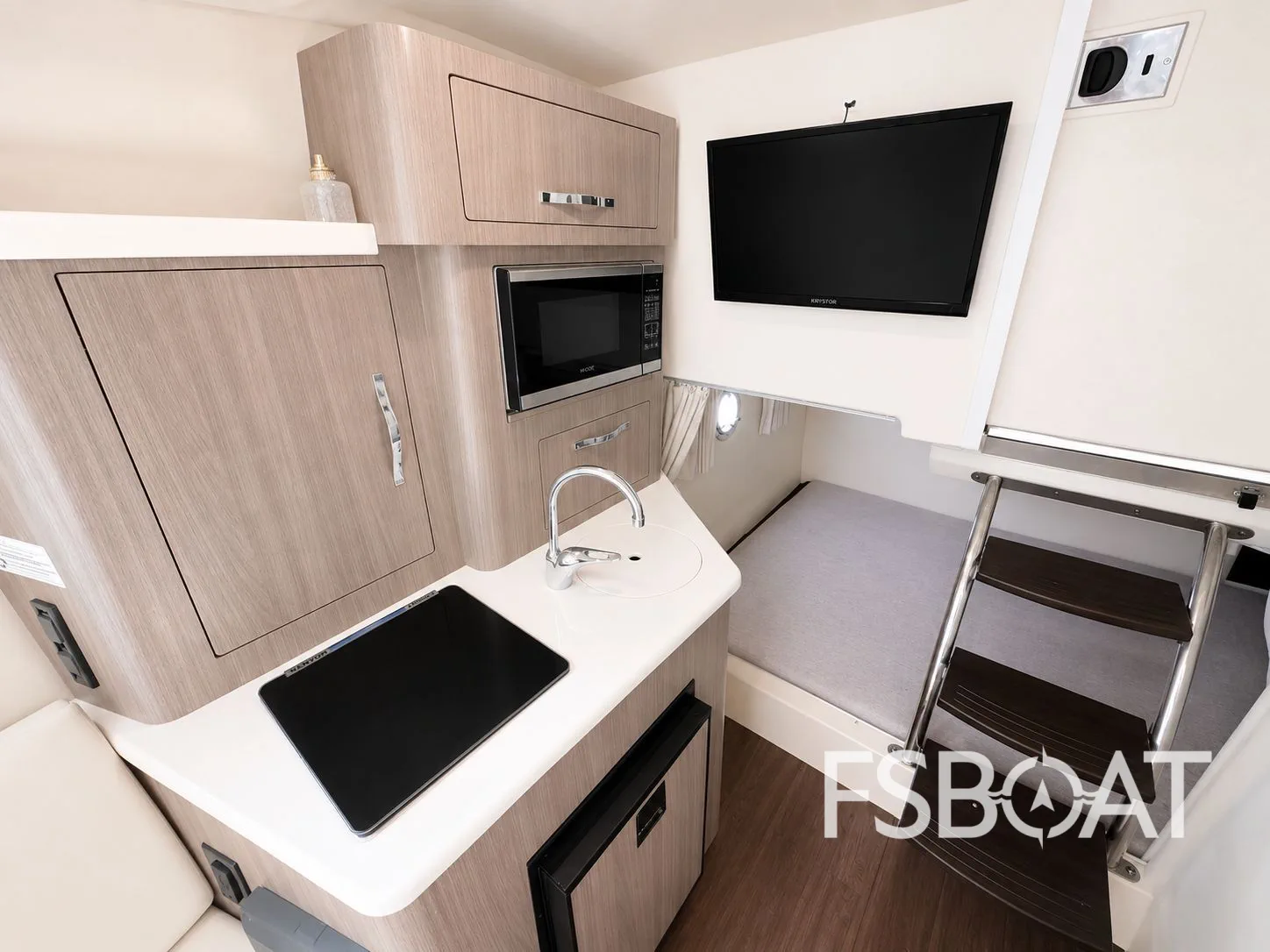 2020 Regal 28 Express - Media 20