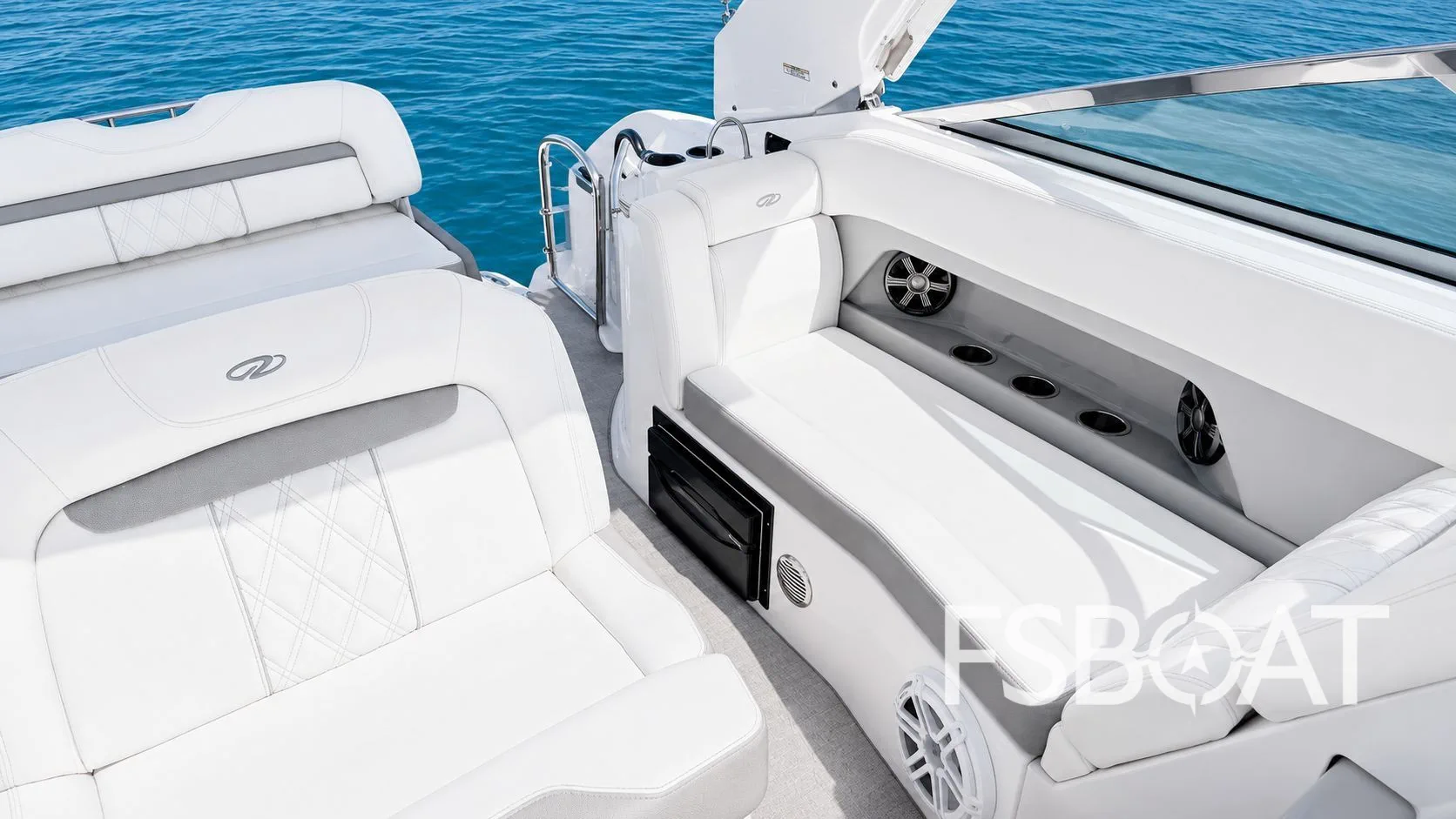2020 Regal 28 Express - Media 9