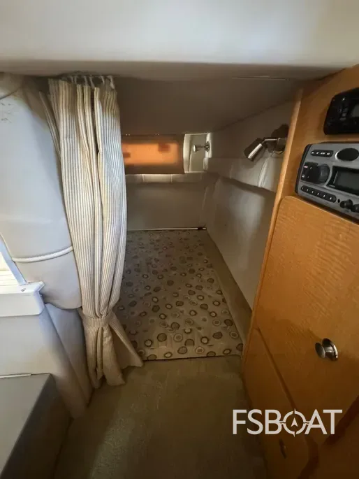 2008 Larson Cabrio 240 Mid Cabin - Media 17