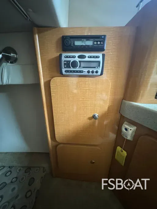 2008 Larson Cabrio 240 Mid Cabin - Media 19