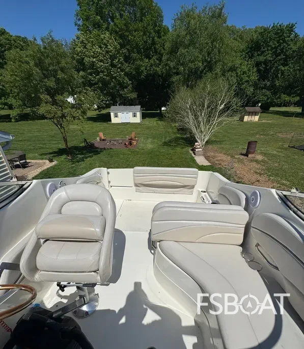 2008 Larson Cabrio 240 Mid Cabin - Media 10