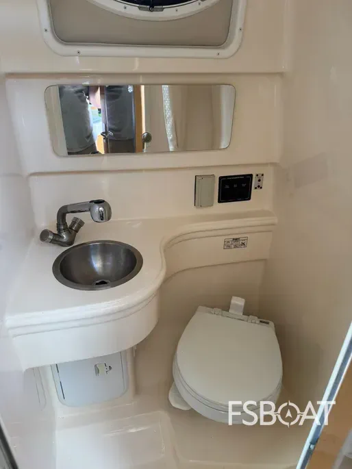 2008 Larson Cabrio 240 Mid Cabin - Media 13