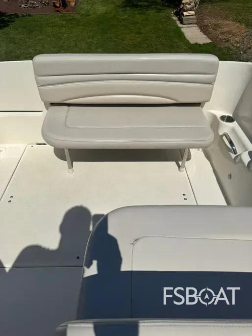 2008 Larson Cabrio 240 Mid Cabin - Media 9