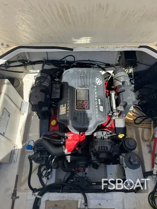 2008 Larson Cabrio 240 Mid Cabin - Media 12