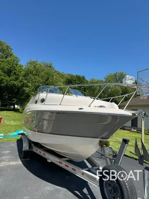 2008 Larson Cabrio 240 Mid Cabin - Media 3
