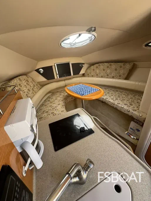 2008 Larson Cabrio 240 Mid Cabin - Media 21