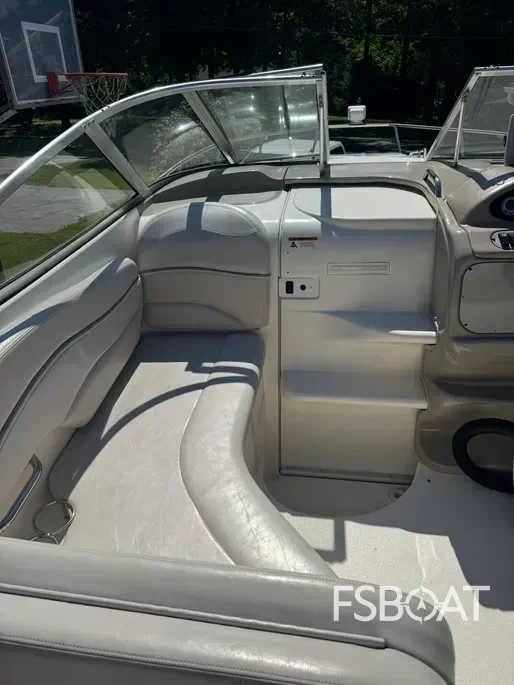 2008 Larson Cabrio 240 Mid Cabin - Media 6