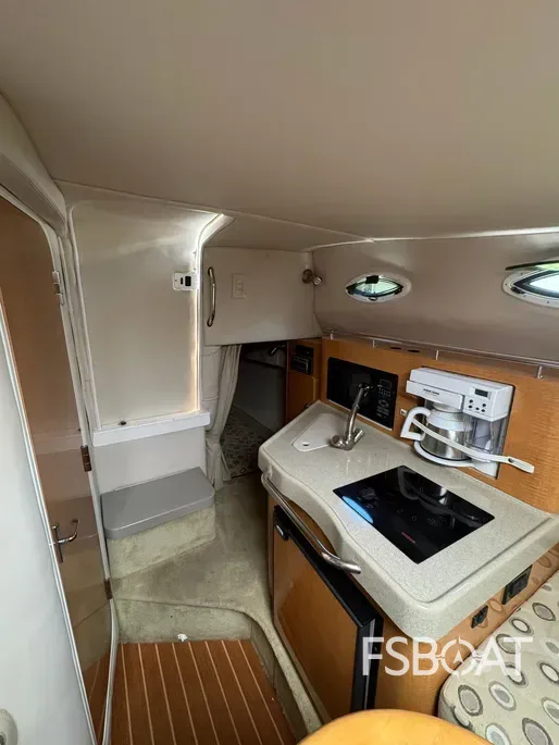 2008 Larson Cabrio 240 Mid Cabin - Media 16