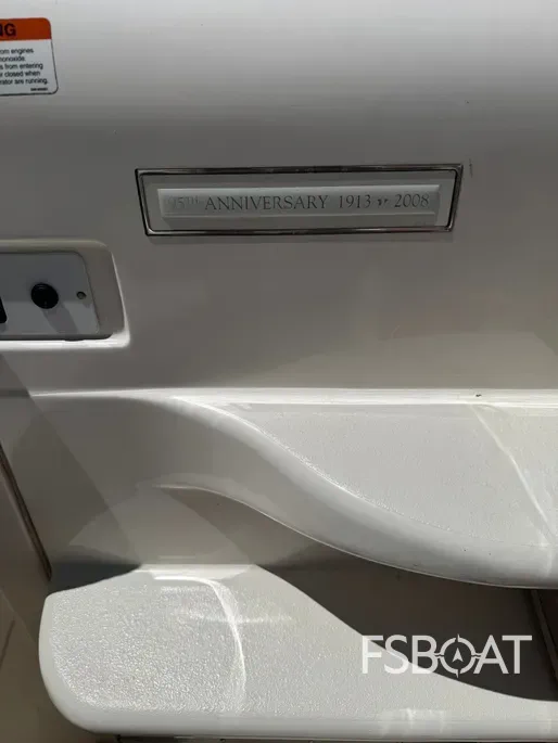 2008 Larson Cabrio 240 Mid Cabin - Media 11