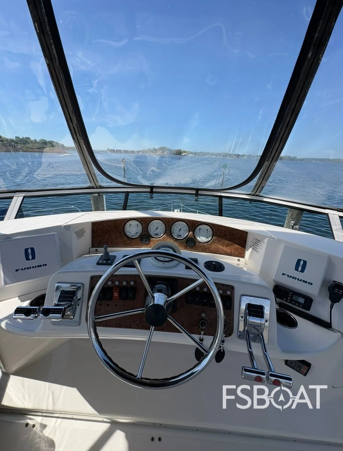 2003 Silverton 35 Motor Yacht - Media 24