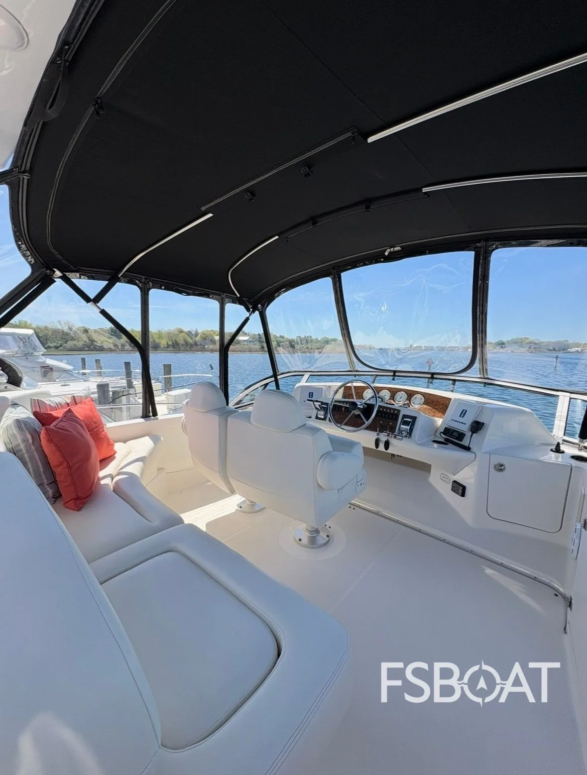 2003 Silverton 35 Motor Yacht - Media 22