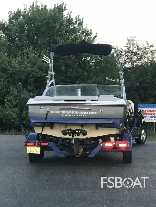 2005 Moomba Mobius XLV - Media 6