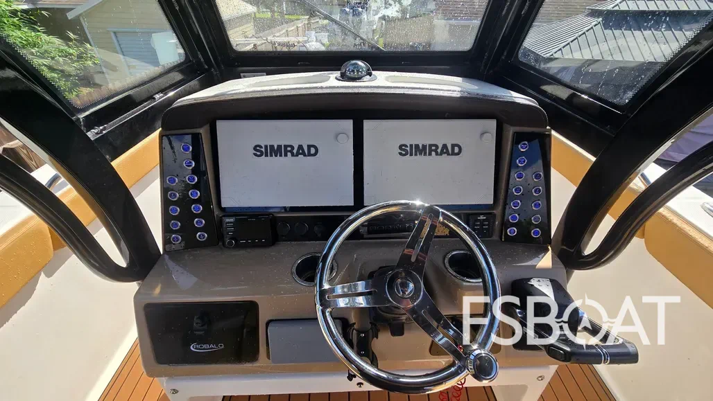 2019 Robalo R272 Center Console - Media 3