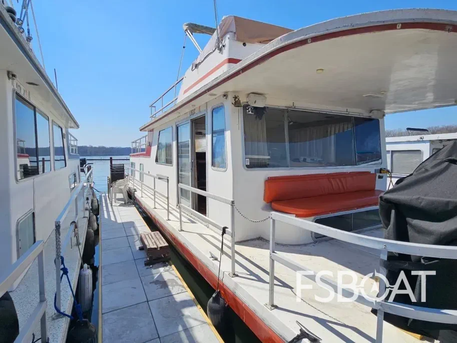 1979 Gibson Houseboat - Media 2