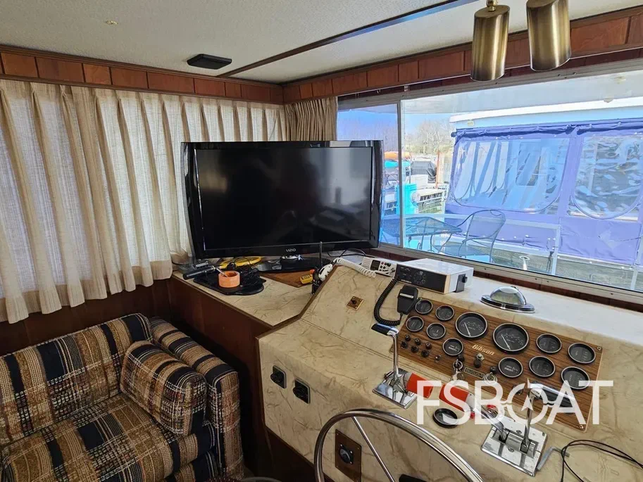 1979 Gibson Houseboat - Media 3