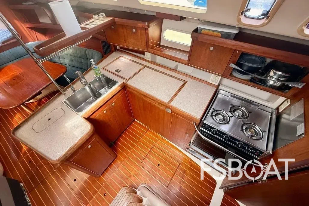 1996 Hunter 376 - Media 11