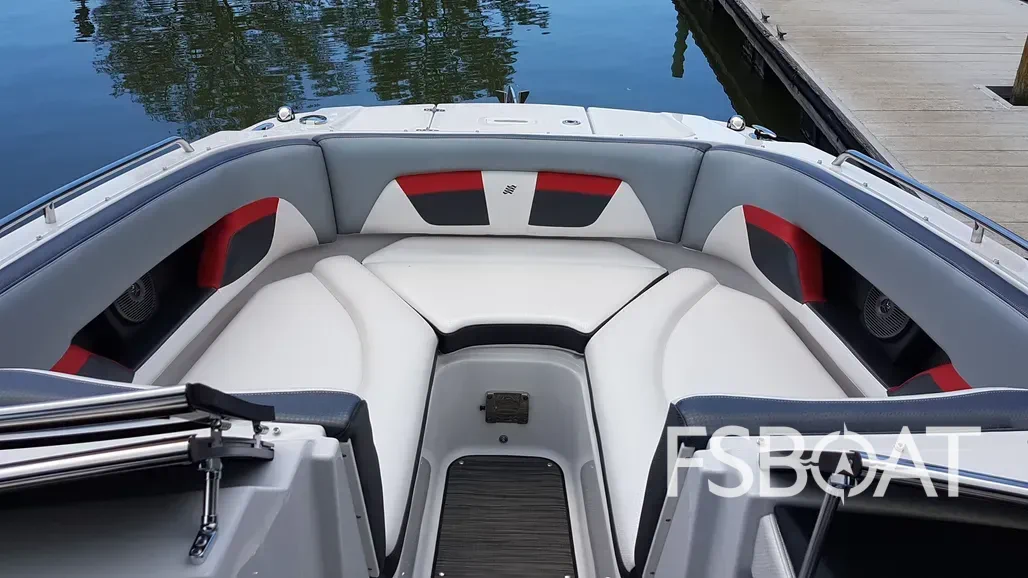 2018 Four Winns HD240 - Media 8