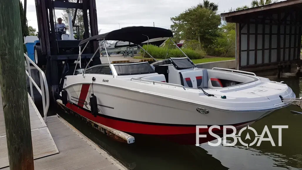 2018 Four Winns HD240 - Media 11