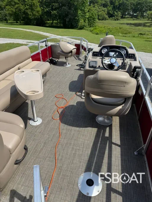 2024 Ranger Reata 200F - Media 5