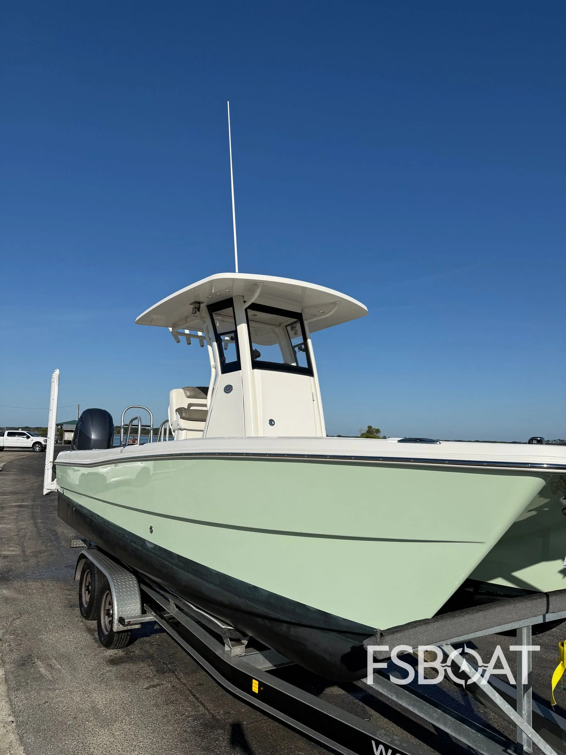 2021 World Cat 235 CC - Media 2