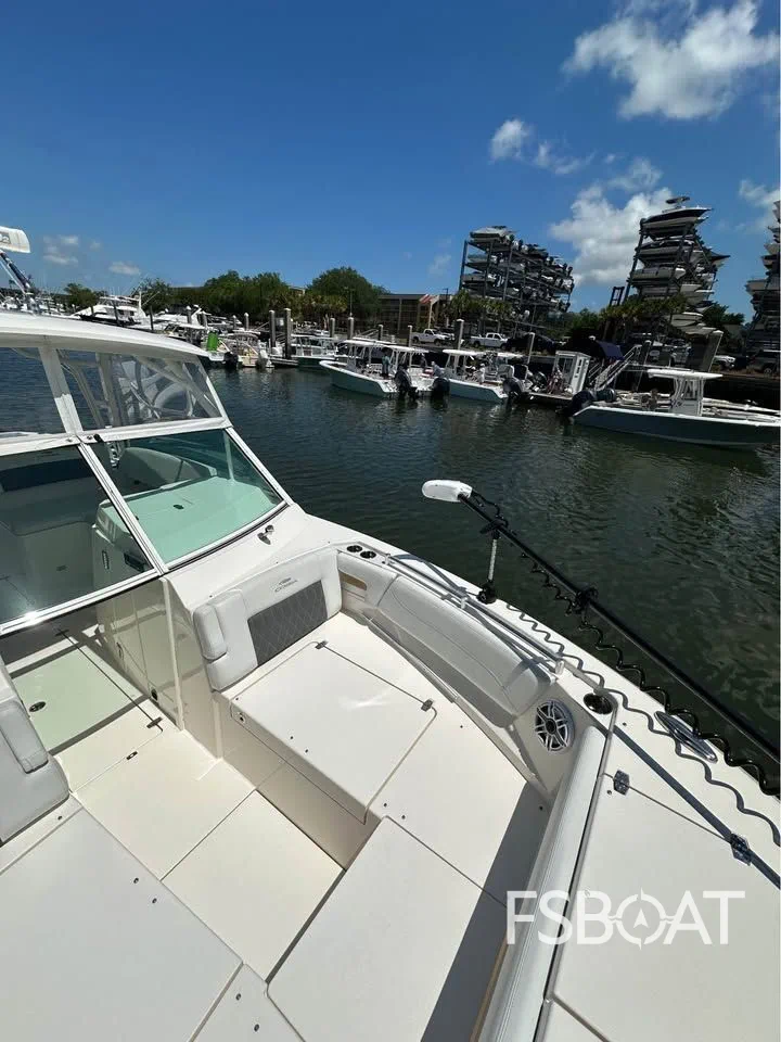 2021 Cobia 330 Dual Console - Media 8