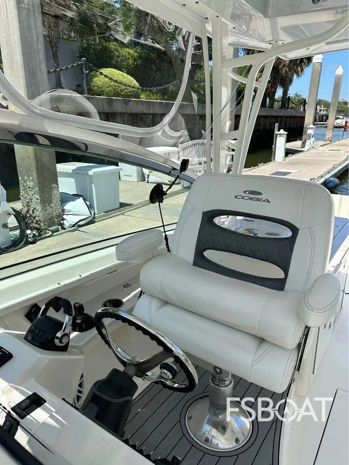 2021 Cobia 330 Dual Console - Media 6