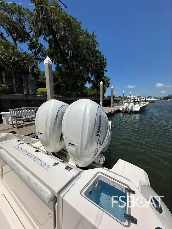 2021 Cobia 330 Dual Console - Media 4