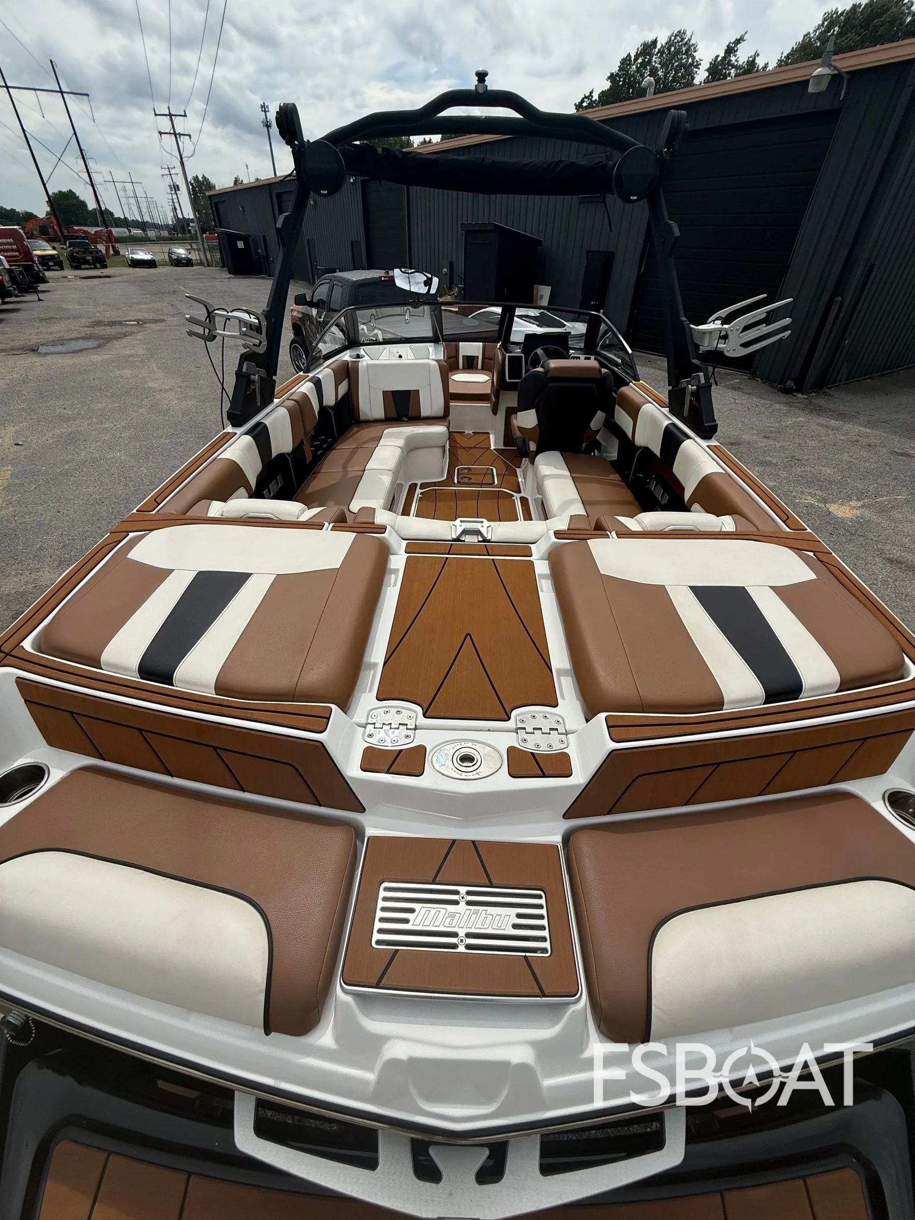 2022 Malibu Wakesetter 23 LSV - Media 8