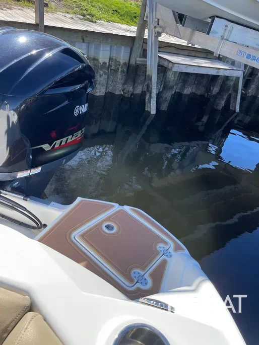 2019 NauticStar 243DC Sport Deck - Media 24