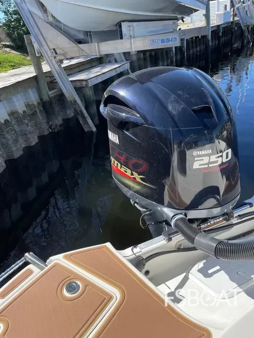 2019 NauticStar 243DC Sport Deck - Media 23